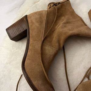 Booties on good condition